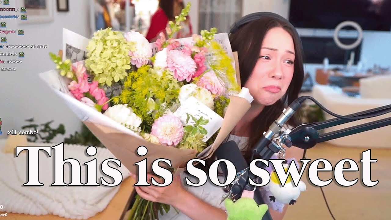 Jodi receives surprise bouquet from Offlinetv