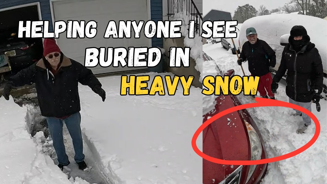 Мини-погрузчик проезжает по окрестностям, помогая всем, кому могу!