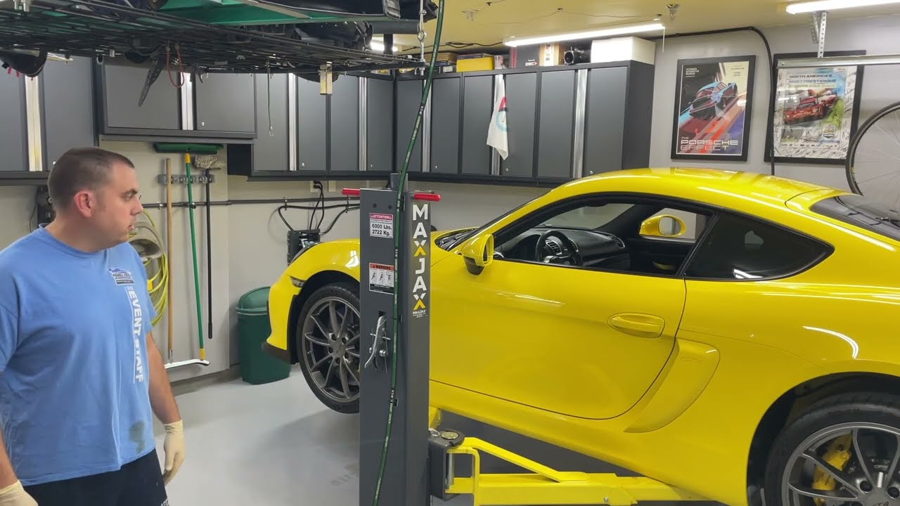 Замена трансмиссионной жидкости Porsche GT4