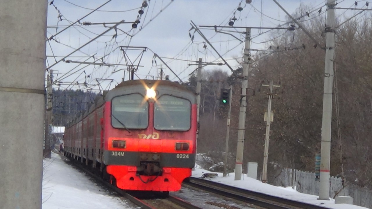 Электропоезд ЭД4М-0224 сообщением Сергиев Посад - Москва