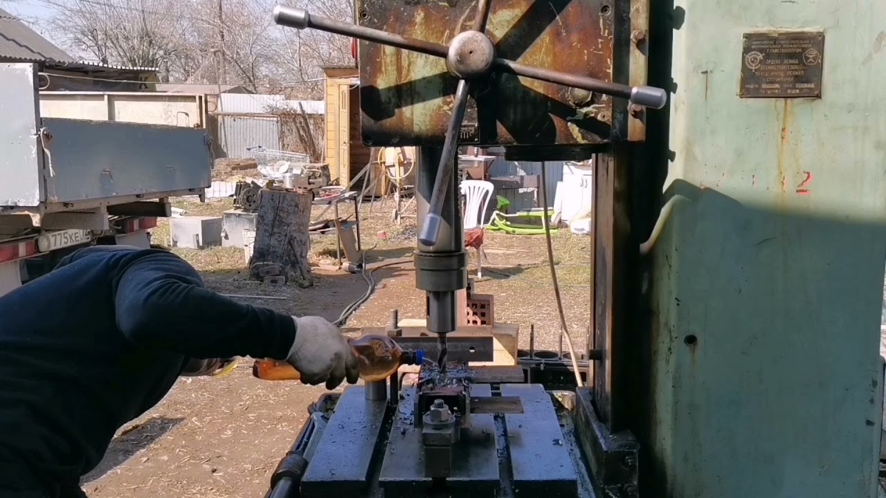 Сверлильный станок 2 н 135