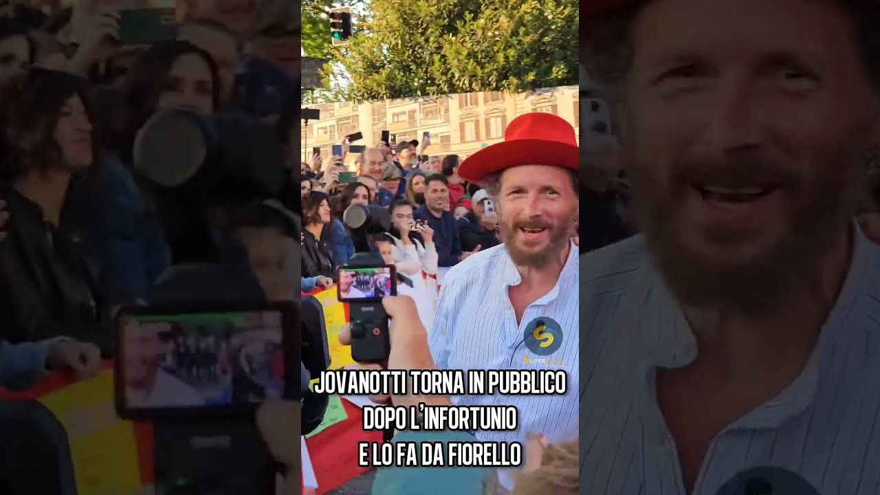 Jovanotti torna in pubblico dopo l'infortunio e lo fa da Fiorello a Viva Rai 2