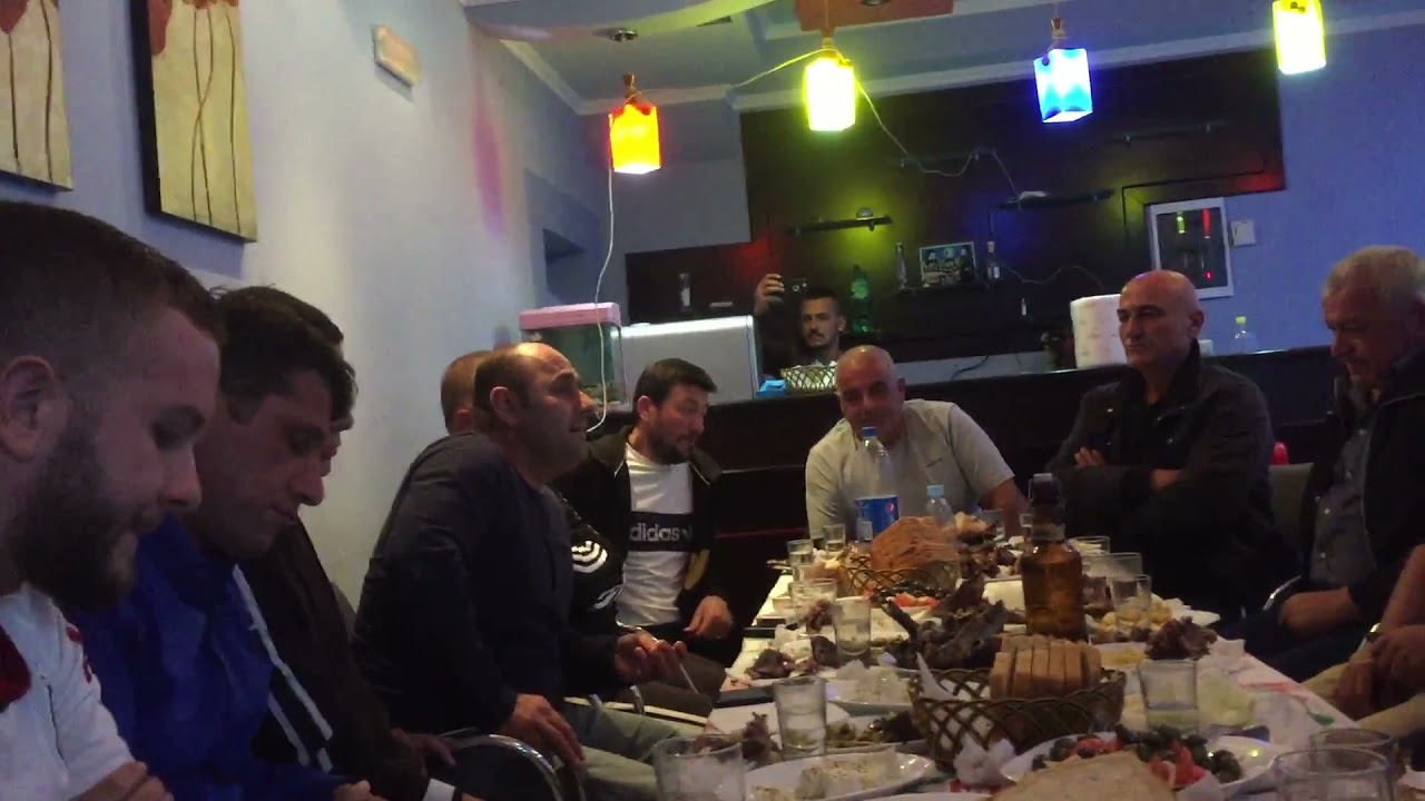 KËNGË LABE:[TROKITA NË CDO SHTËPI] MARRËS {ROLAND CICI}
