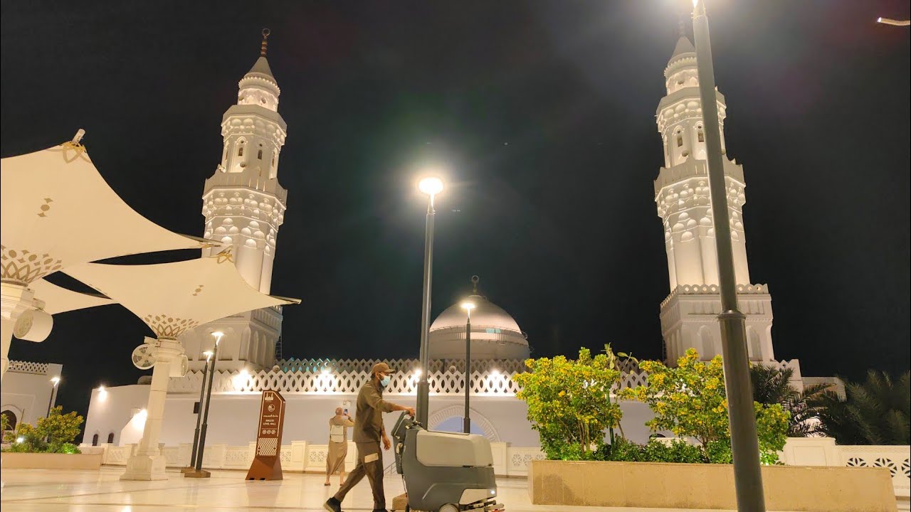 MEMANG MEMUKAU - SOLAT ISYAK BERJEMAAH DI MASJID AL QIBLATAIN - MEMANG RARE