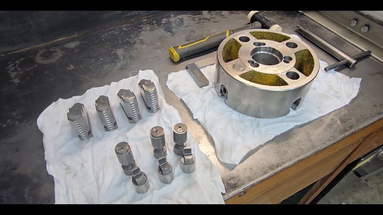 Workshop - Four jaw chuck by Toolmaster, strip and rebuild.