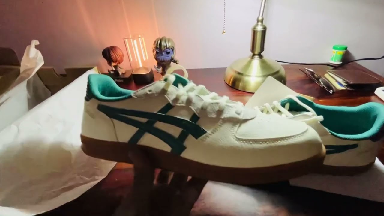 ASICS Skyhand OG