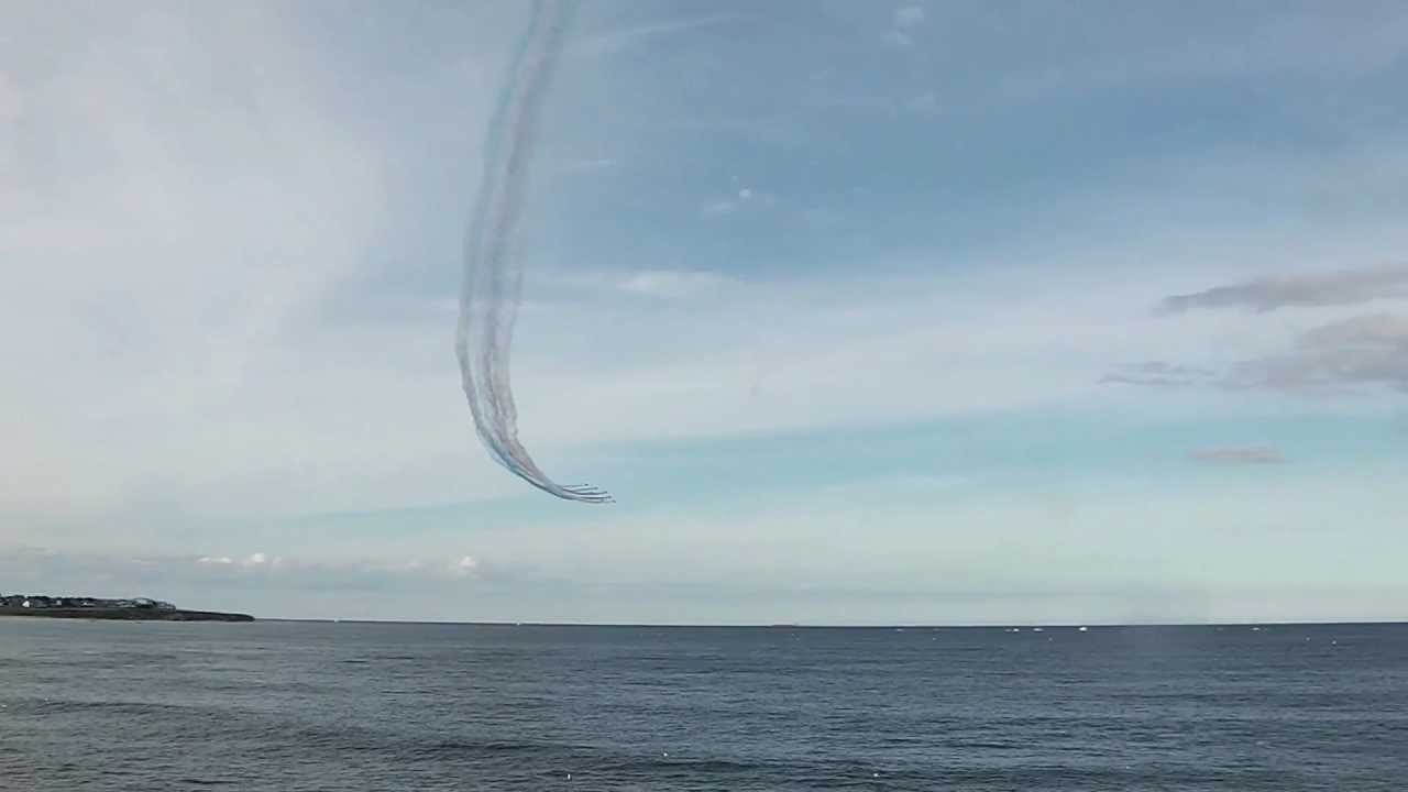 The Red Arrows at Sunderland Air Show 2012 - Full Display in HD & Commentary