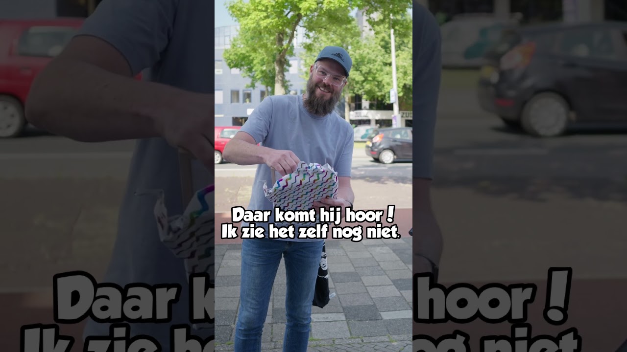 Kelin komt in leuk kadootsje bringe, geweldich!