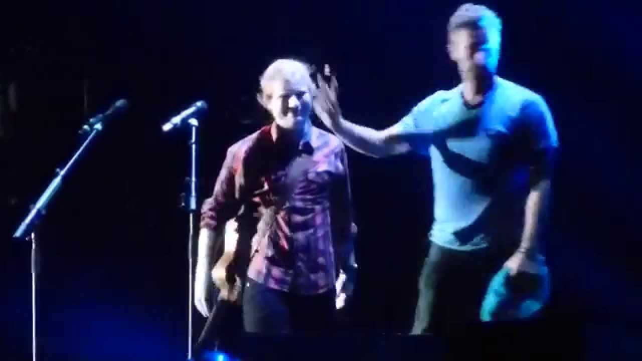 Ed Sheeran & Chris Martin - Thinking Out Loud & Yellow (Live in Foxboro)