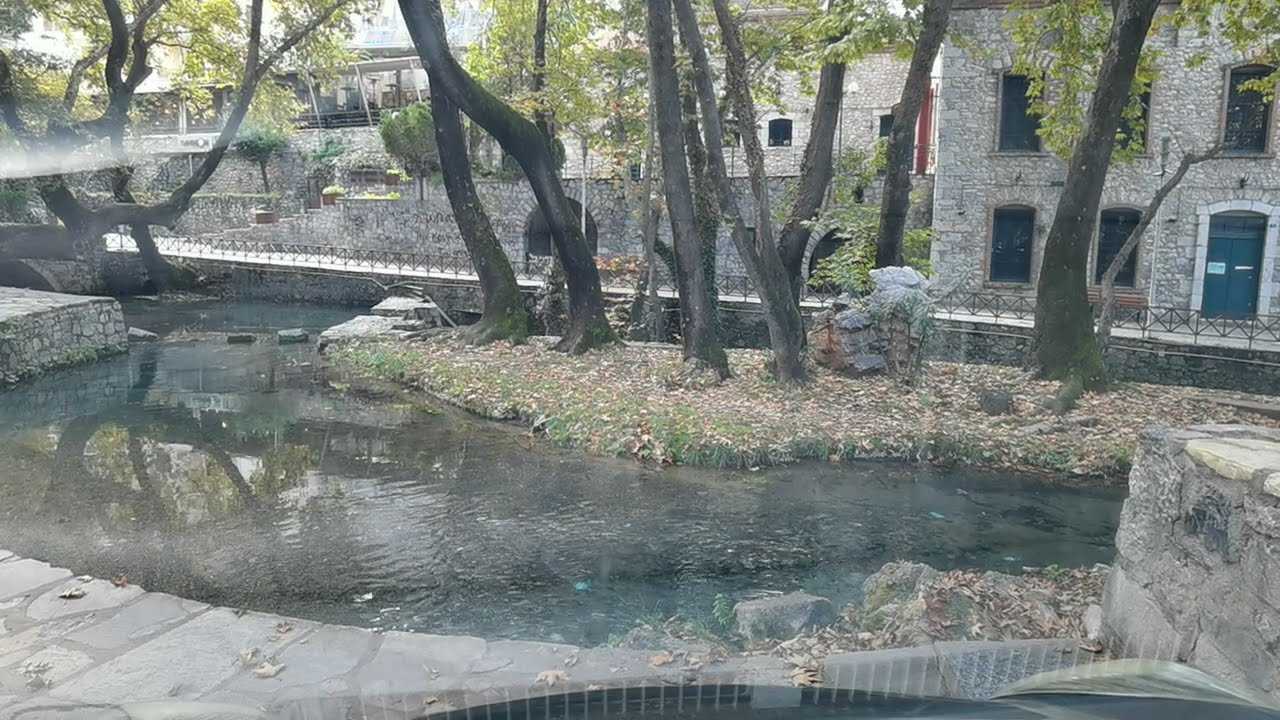 Στη Λιβαδειά περιήγηση στους δρόμους ψάχνοντας τις πηγές της Κρυας βρύσης