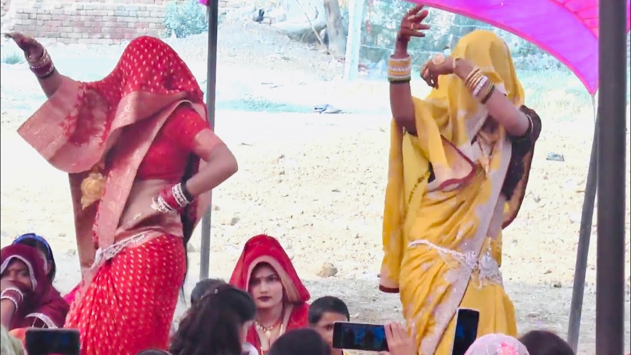 दोनों new बहू ने किया कमर तोड़ dance // जनता हो गई भाभी की दीवानी // mohini shastri 