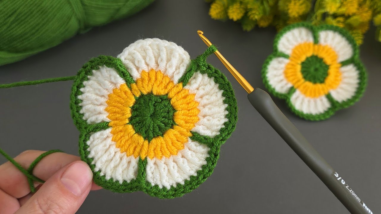 Wow 🥰  gorgeous crocheted easy knitting motif flower making. Tığ işi kolay örgü motif çiçek yapımı