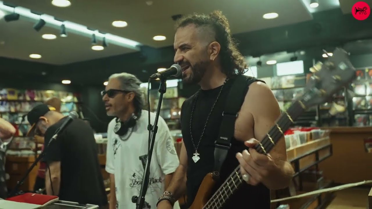 הדג נחש: גיג באוזן השלישית