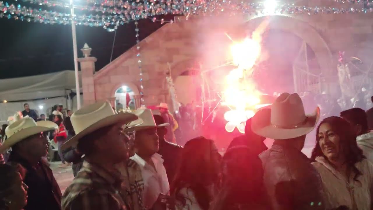 Quema del toro artificial grande 