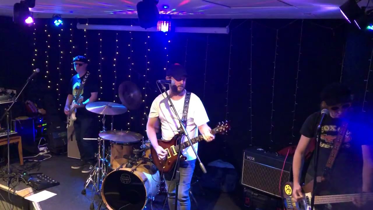 Jonny and The Radars at The Ashton Jubilee Club 6/2/26 ( My Sharona )