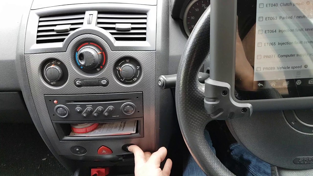 Renault Megane ll 1.6 16v 2003 не заводится. Не крутит стартер. Диагностика и ремонт неисправностей.