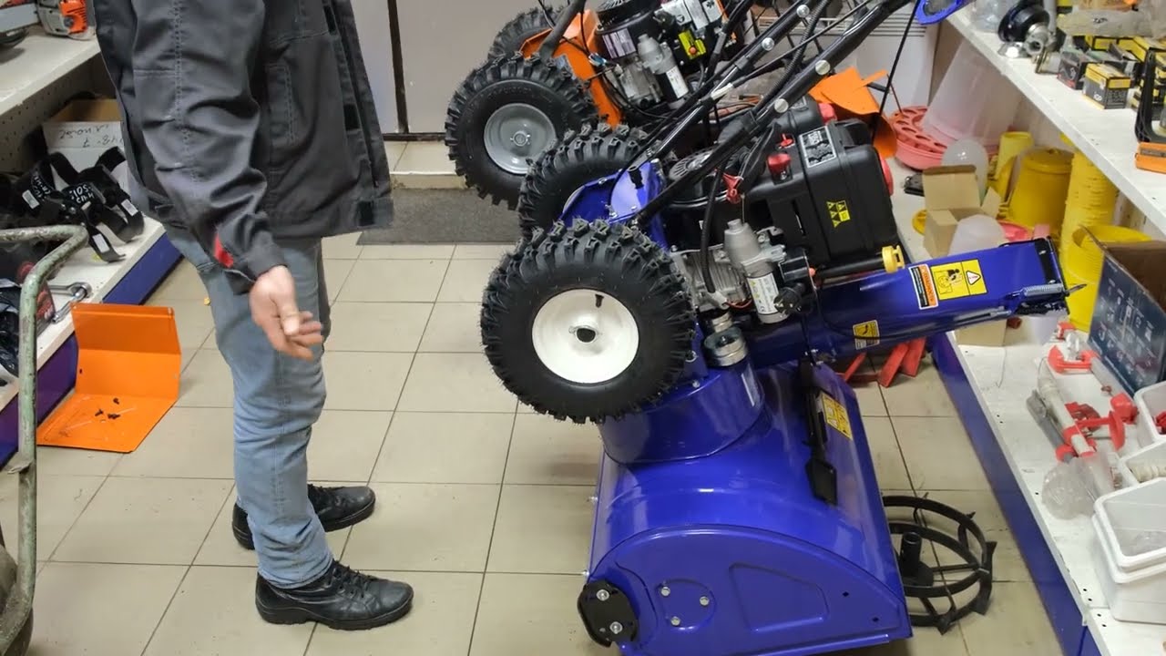 Битва снегоуборщиков Husqvarna ST224 и MasterYard MV 11528BE