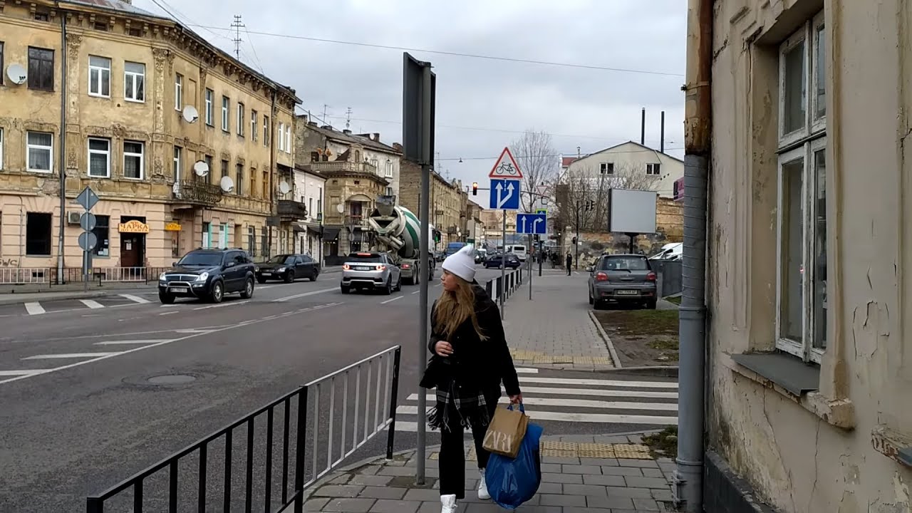 Львів 2021: вулиця Хмельницького від Промислової до Татарської, станція Підзамче, хлібозавод