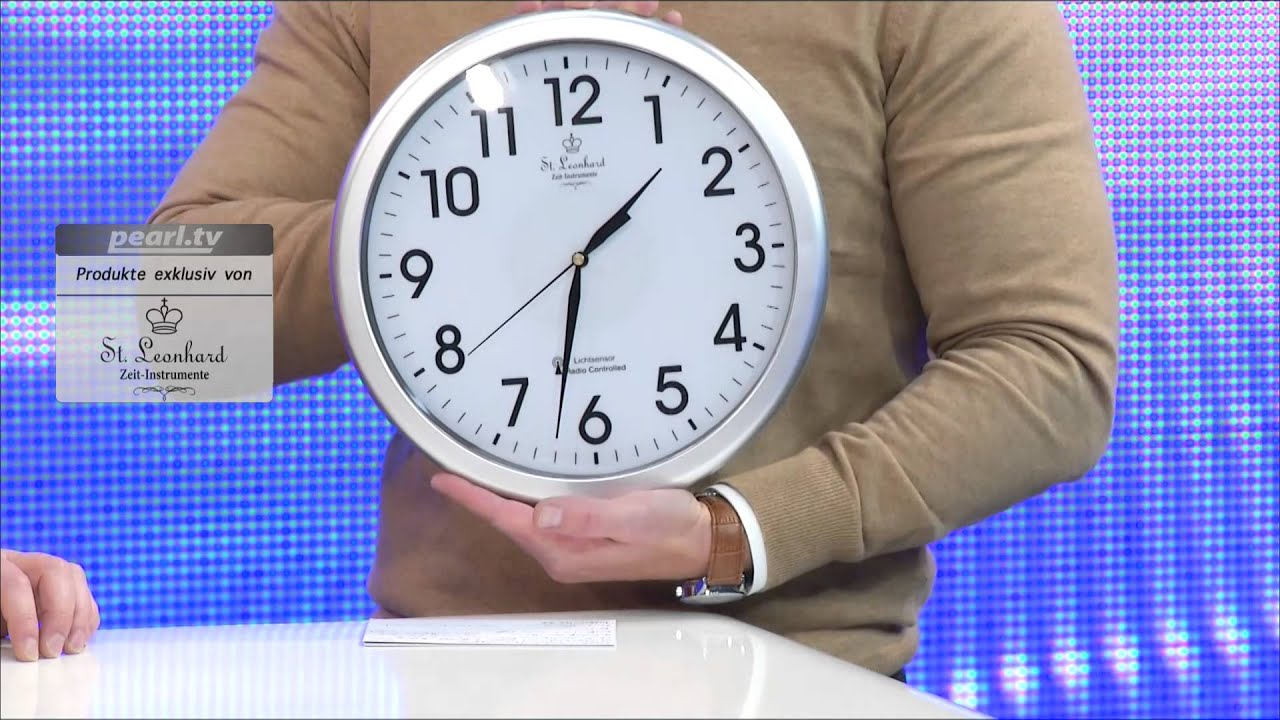 St. Leonhard Funk-Wanduhr mit automatischer Zifferblatt-Beleuchtung