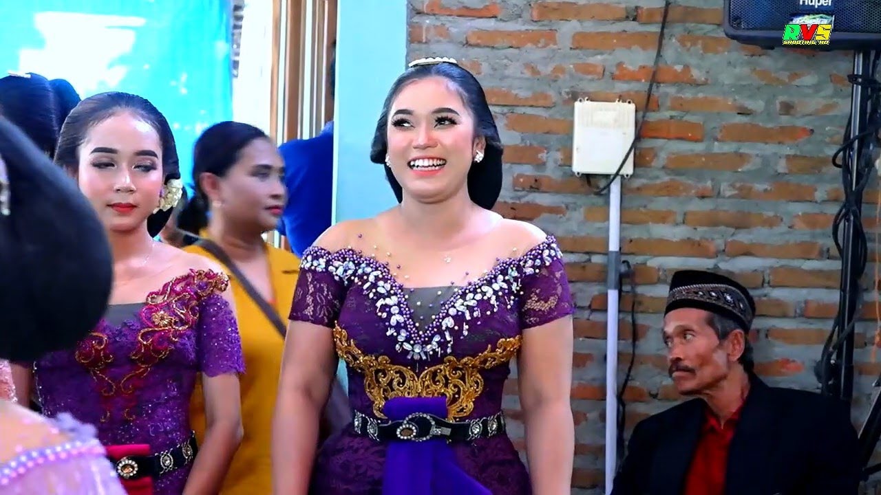 RAHAYU NGREMBOKO TAYUB FROM JAVANESE INDONESIAN  Traditional Dance & music Indonesian