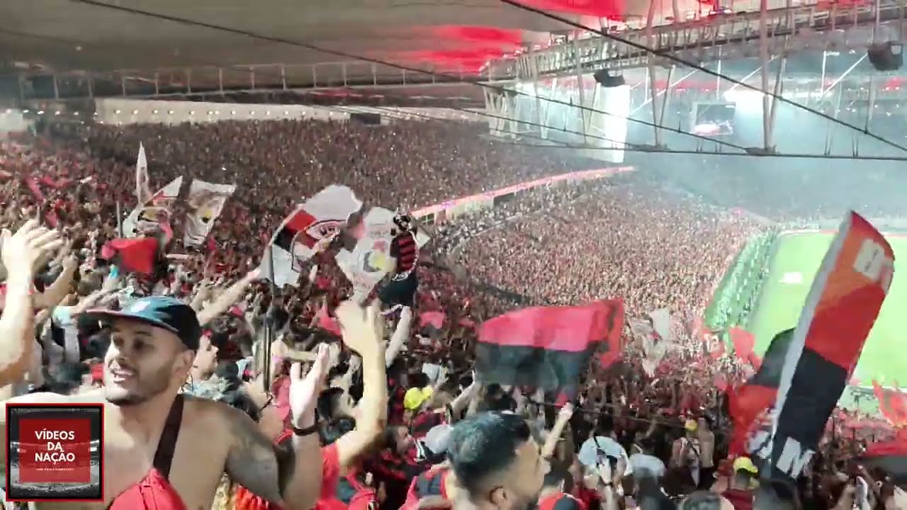 Torcida do Flamengo festejando o Eneacampeonato Brasileiro cantando a Sequência de Sambas