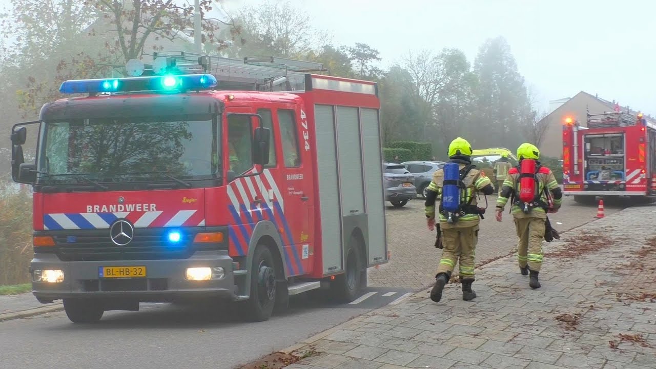 GROTE WONINGBRAND IN GOES | Brandweer met spoed onderweg - Veel rook bij uitslaande brand op zolder!