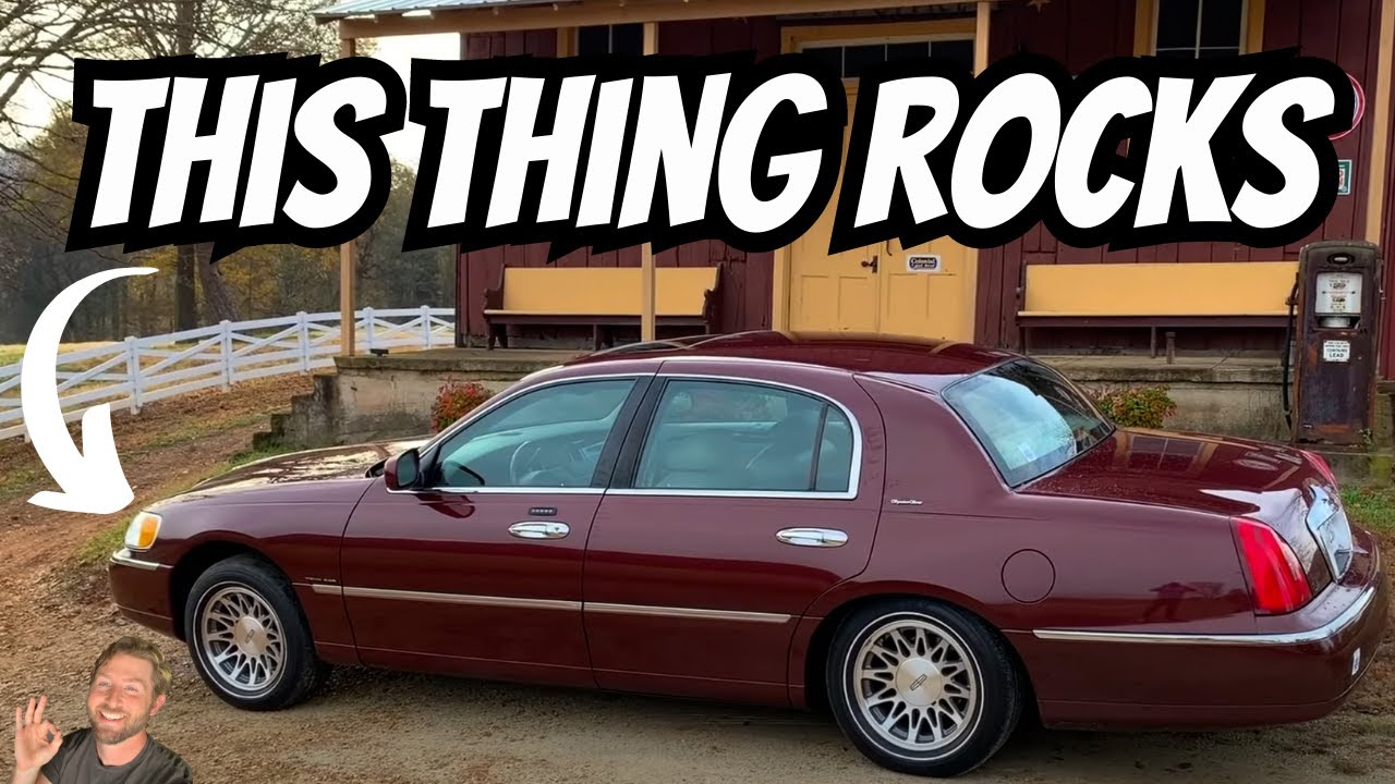 2000 Lincoln Town Car Signature (Should You Buy?)