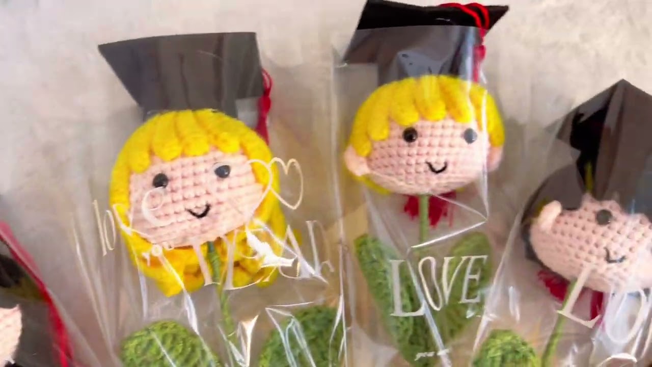 Customizable Crochet Graduation Doll Flower Mini Bouquet #handmade #crochet #gift #graduation