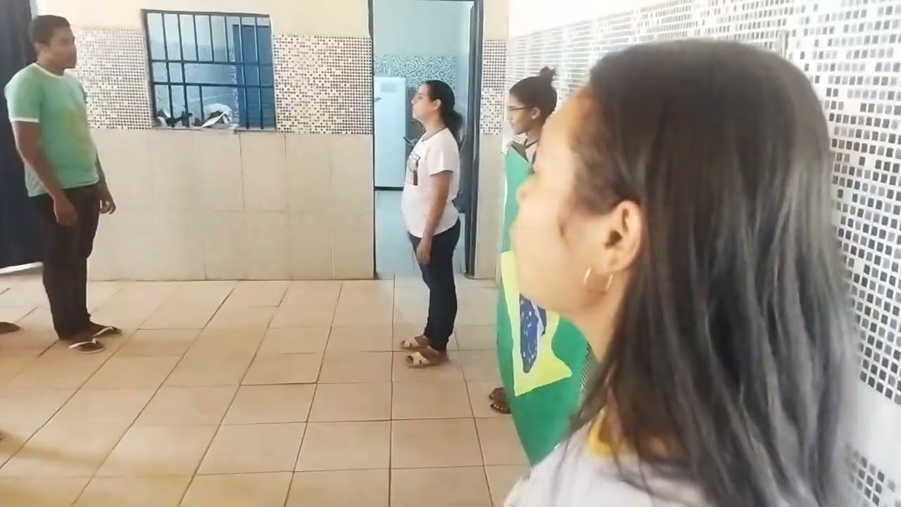 EMVS: ÚLTIMO ENSAIO DO HINO NACIONAL PELOS ALUNOS DA TARDE