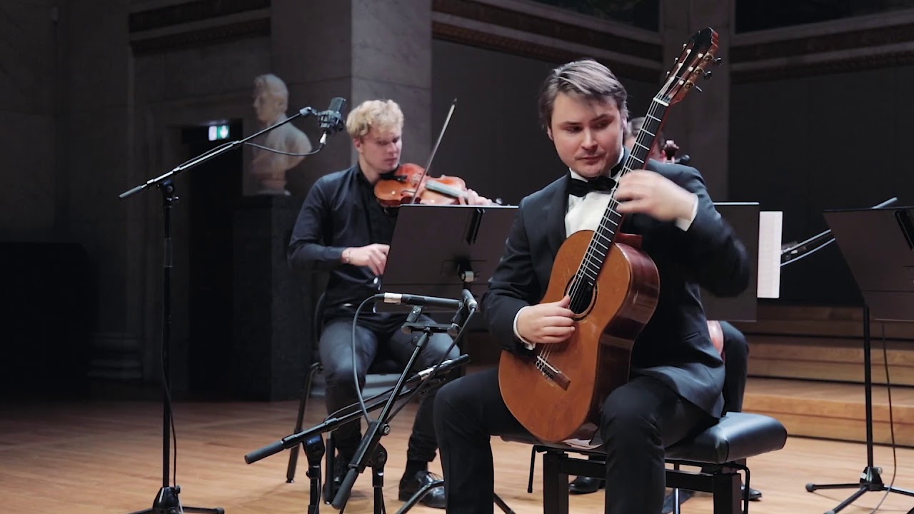 Sondre Hoymer live from Universitetes Aula // Mauro Giuliani op 30