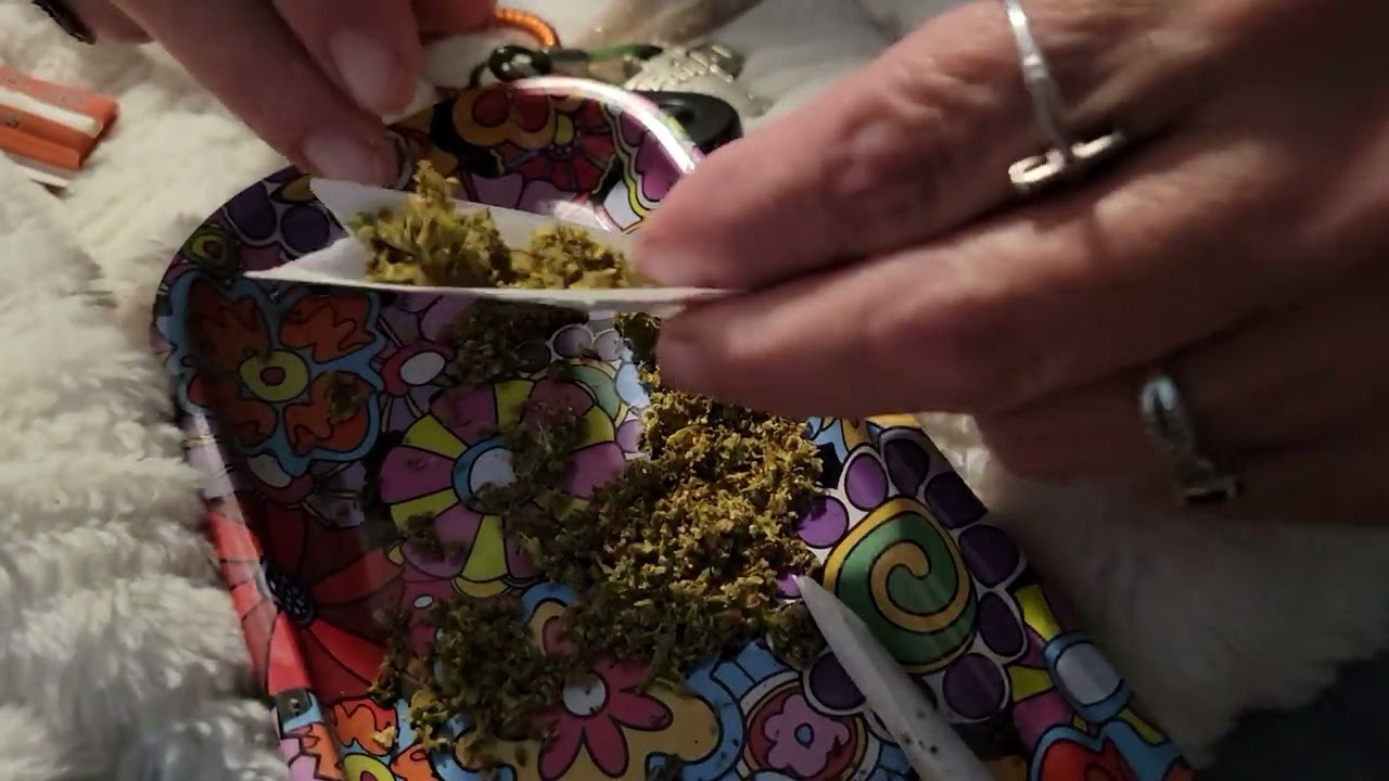 How to roll a joint the 