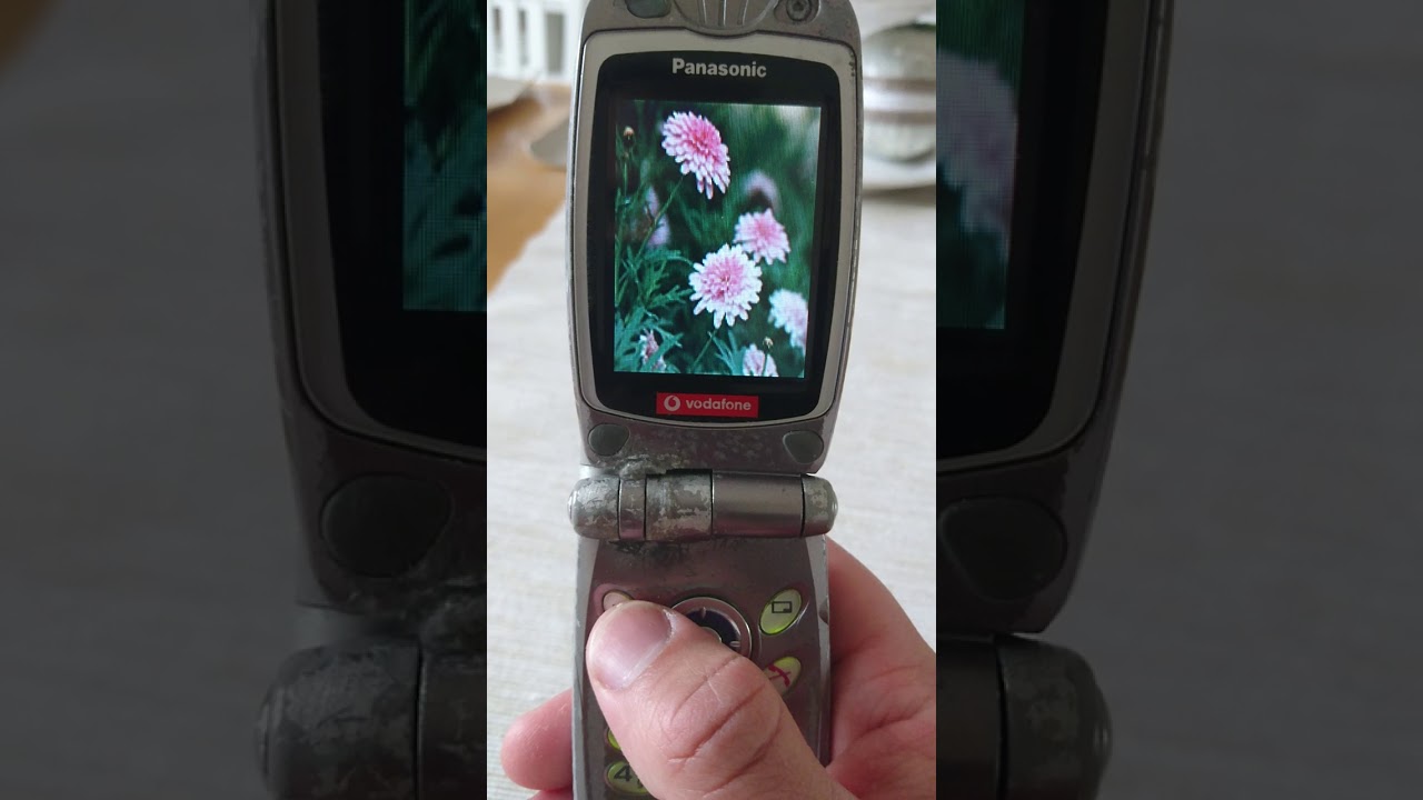 Panasonic GD87 retro review ( old ringtones, themes and more).