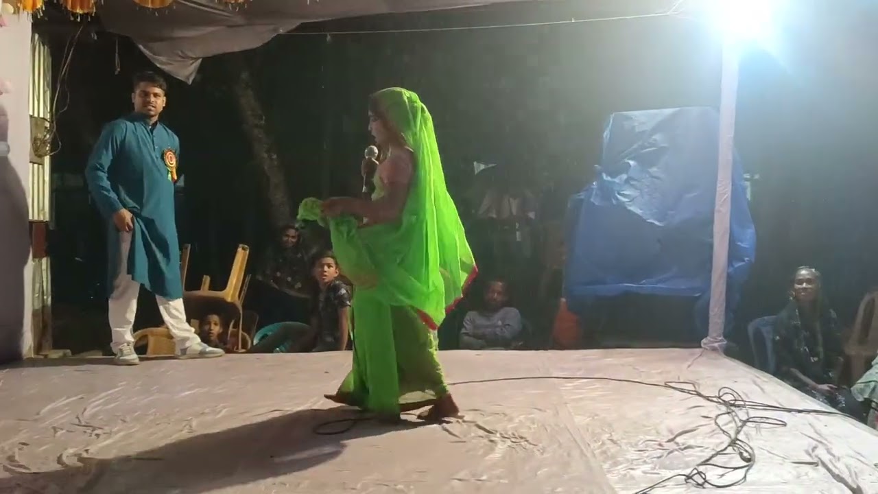 মনোরম কৌতুক অভিনয় 
