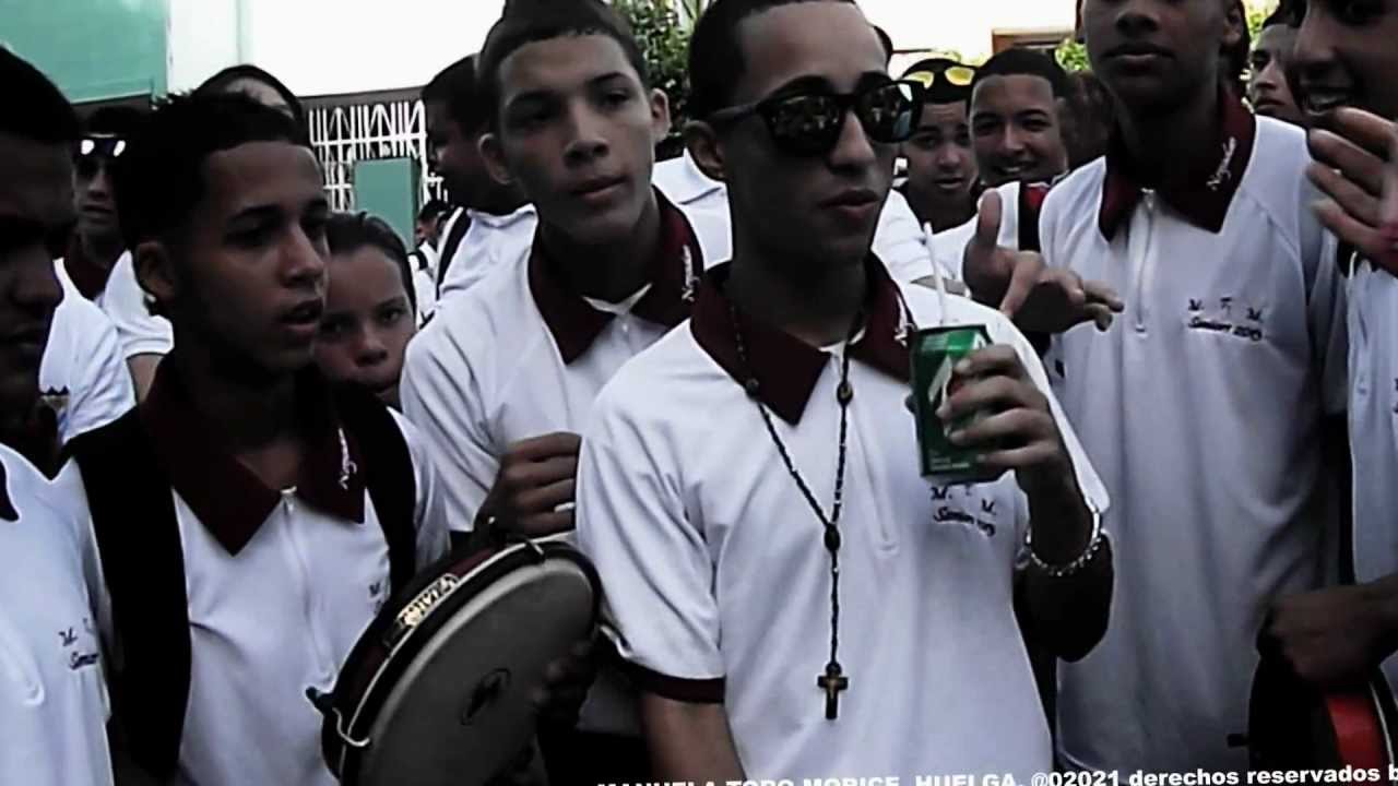 Manuela Toro Morice Presenta: La Huelga  