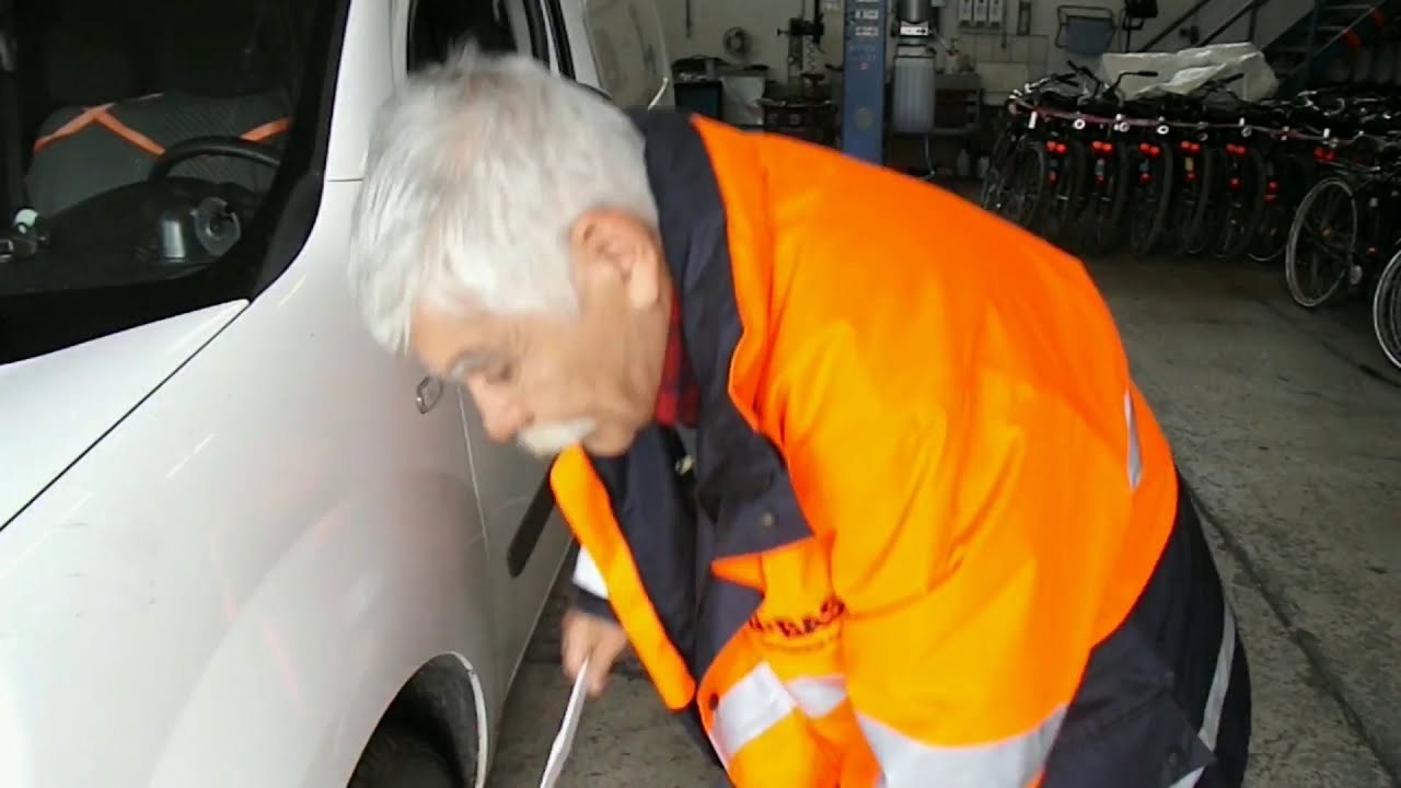Tehnica auto: Masurarea paralelismului rotilor cu mijloace improvizate (1)