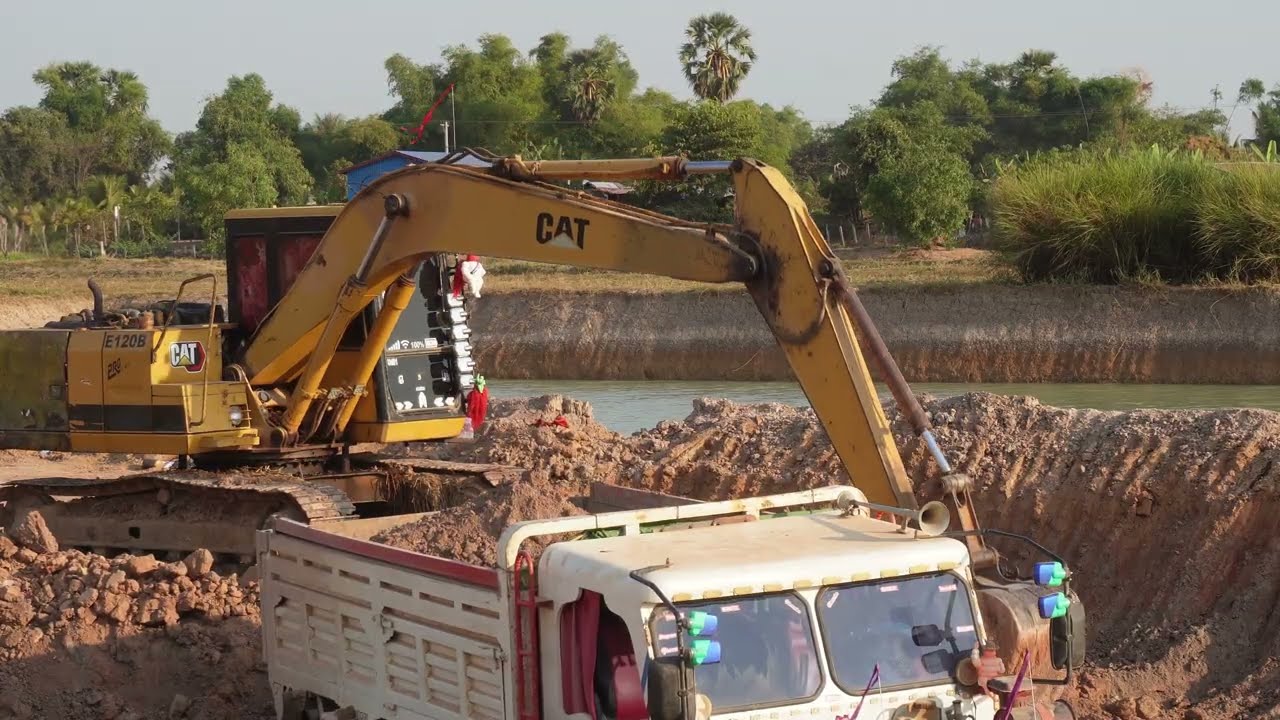 One Excavator Machine With Many Dump truck Processing l #Excavator #excavator #truck #rc