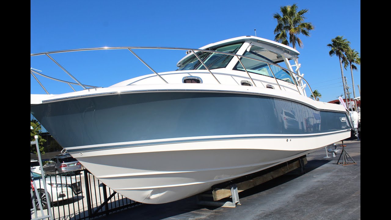 Яхта Boston Whaler 345 Conquest 2021 года выпуска продается в яхтенном центре MarineMax Naples.
