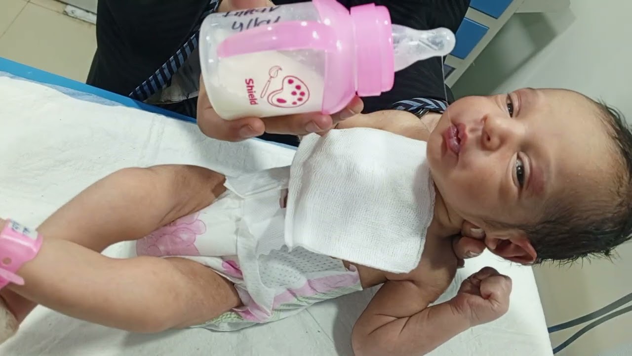 Newborn Baby First Trial Bottle Feeding 🍼  NICU Care & Initial Assessment Neonatal Nursing Guide