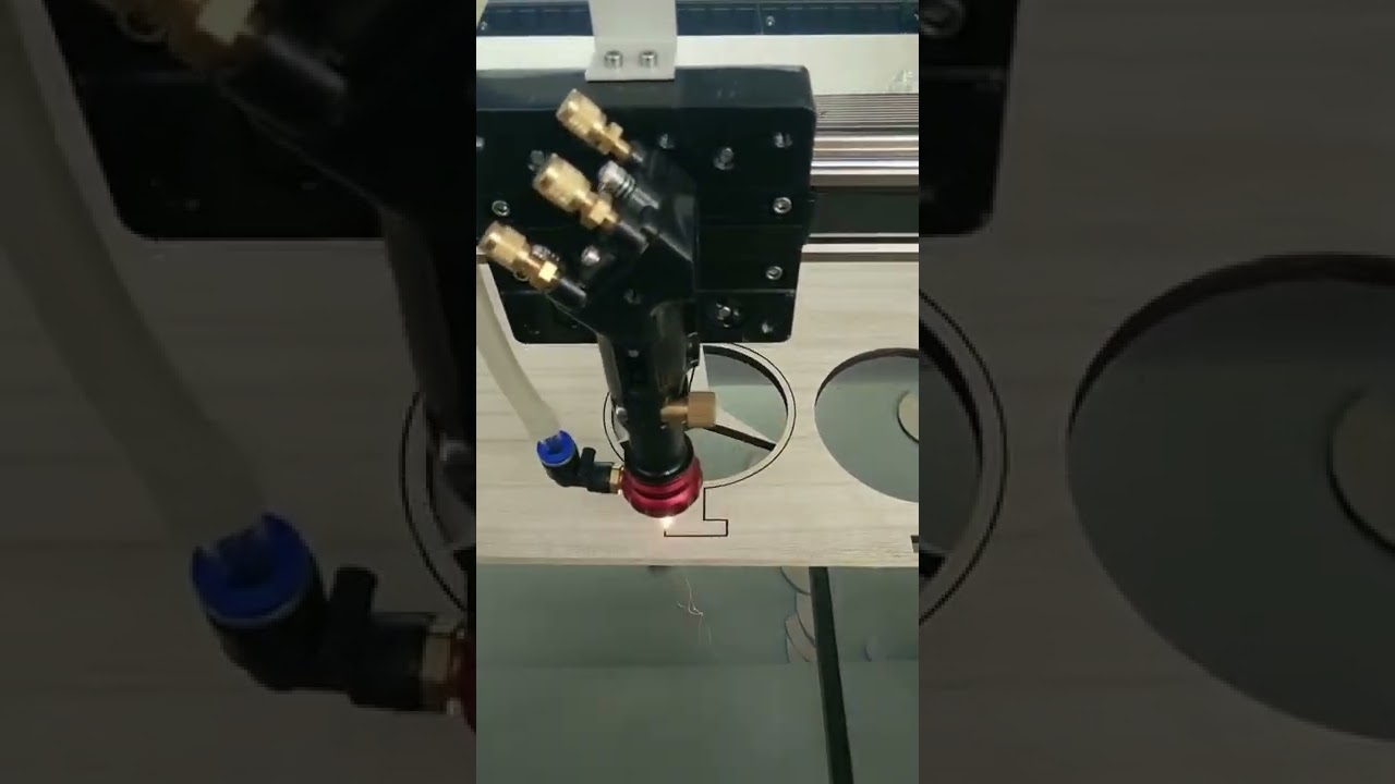 Laser cutting Mercedes Benz three-dimensional logo