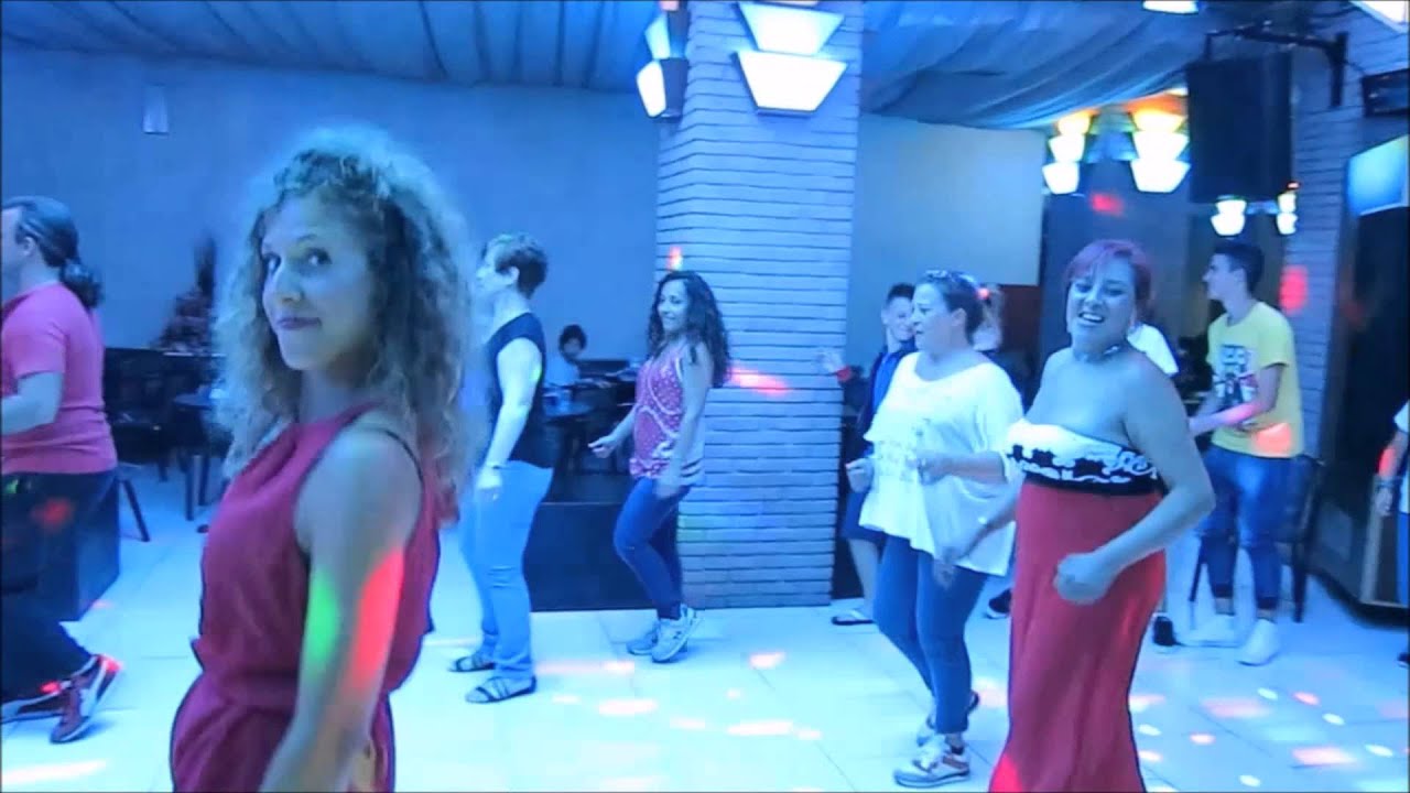 2015 Giugno 19 - Melania Club / Mueve la colita