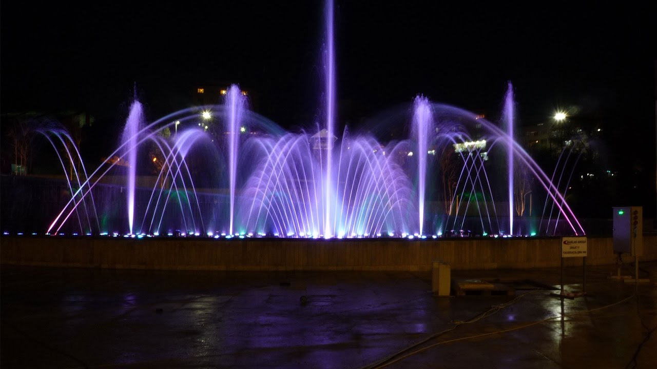 Dancing Fountain Shopping Mall Forum, Istanbul, Turkey / Alışveriş Merkezi Forum İstanbul T&uuml;rkiye