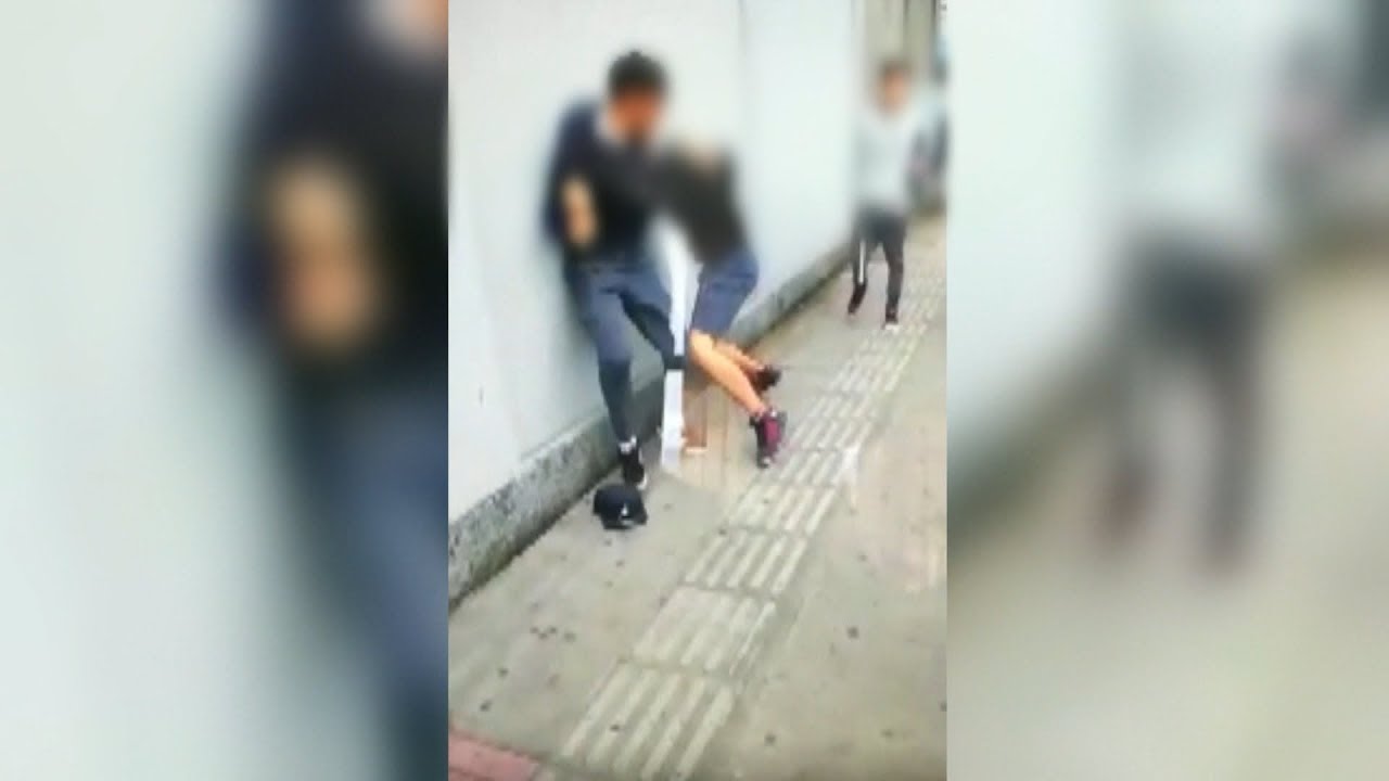 Grave caso de violencia escolar a plena luz del d&iacute;a