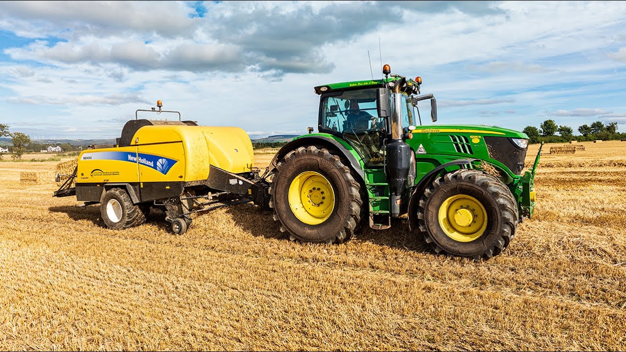 Big Square Baling | New Holland BB9060 straw bales