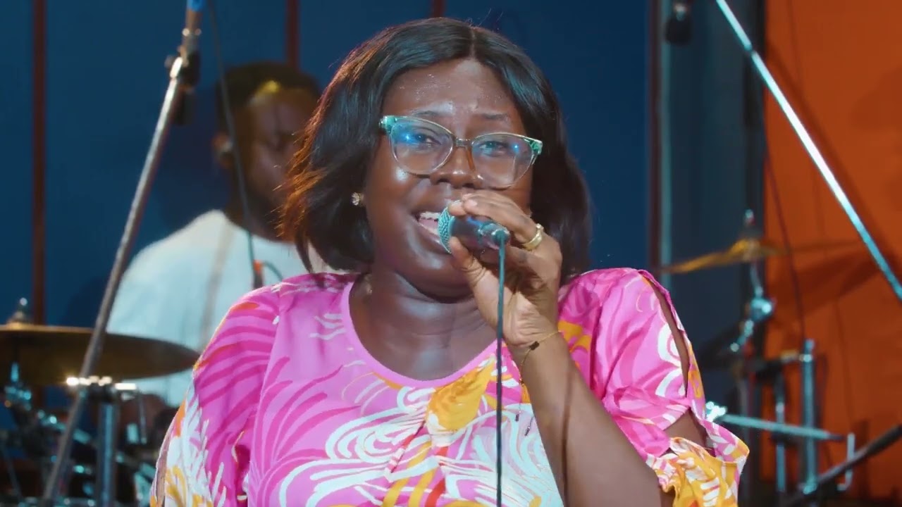 HOT PENTECOSTAL PRAISE WITH SANDY ASARE (STUDIO LIVE)