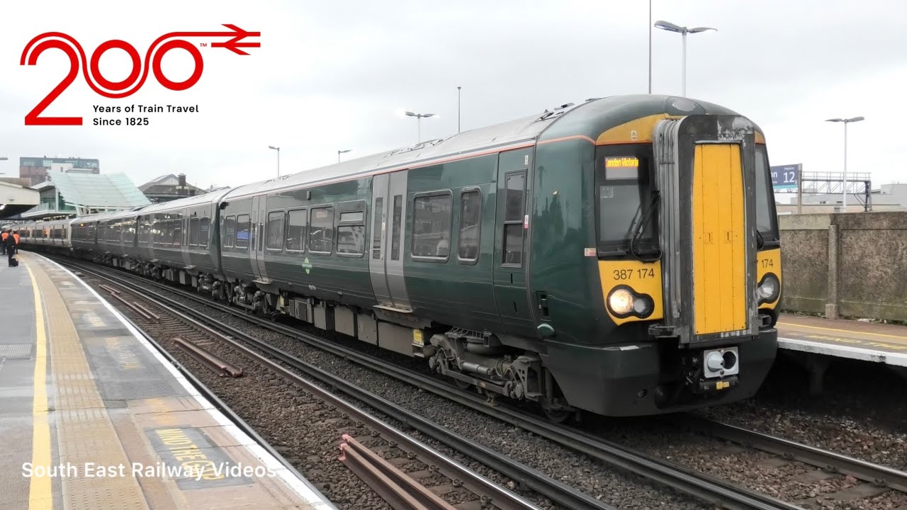 Southern Class 387 Electrostar | 387174 (Ex GWR) + 387305 depart Clapham Junction - 21/12/2025