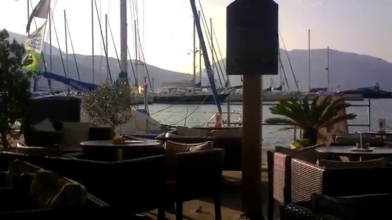 Captain Corelli's Bar,Sami