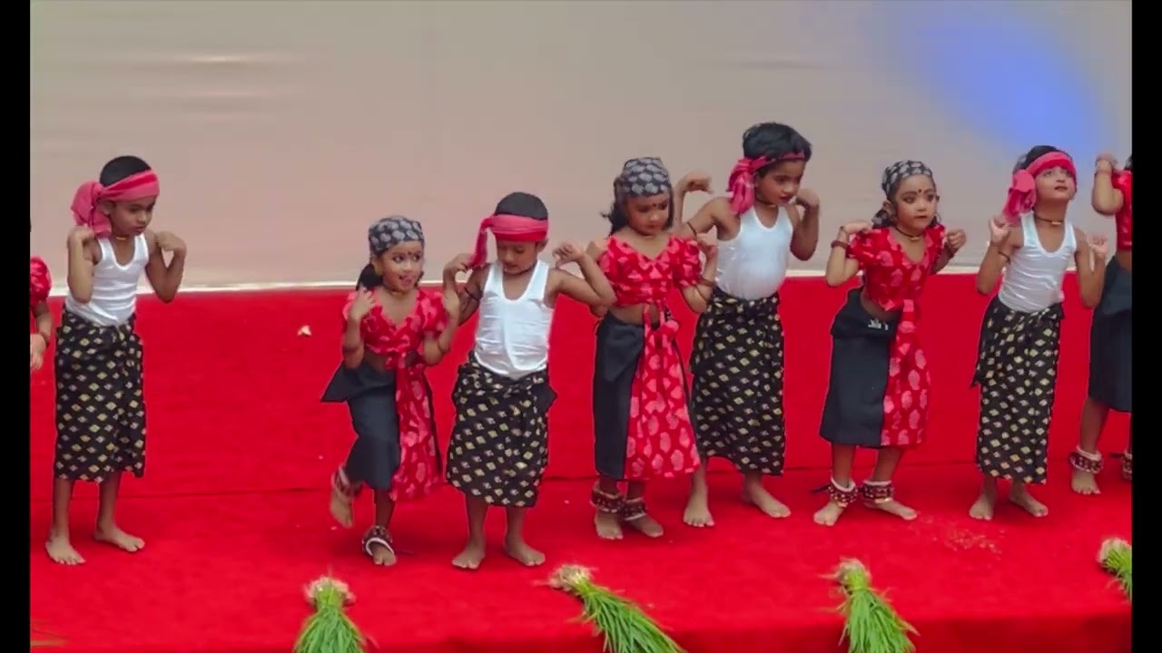 അയ്യയ്യോ, ഡാൻസിനിടയിൽ ആമീടെ ചിലങ്ക ഊരി പോയല്ലോ !!!