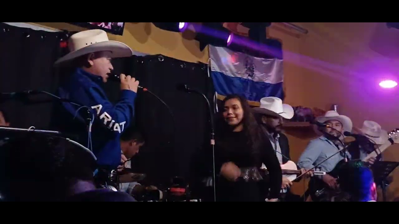 MIX EN VIVO EN LA CARRETA RESTAURANTE. DALLAS TX