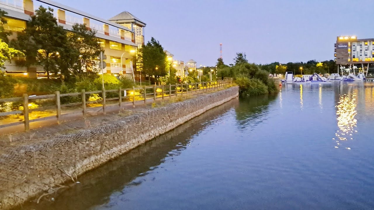 An overview of Lakeside Shopping Centre