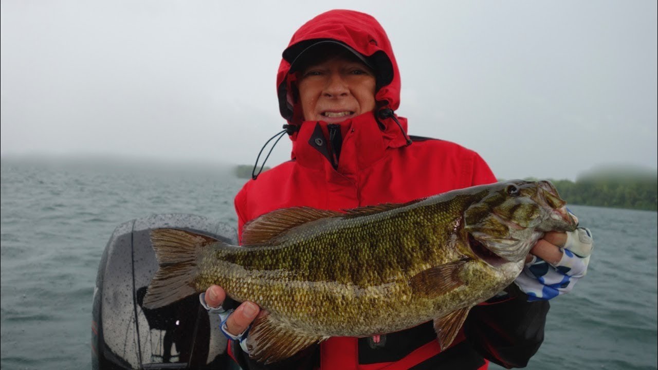 LES ACHIGANS GÉANTS DE VALLEYFIELD AU LAC ST-FRANÇOIS LA PERLE DU SUROÎT!